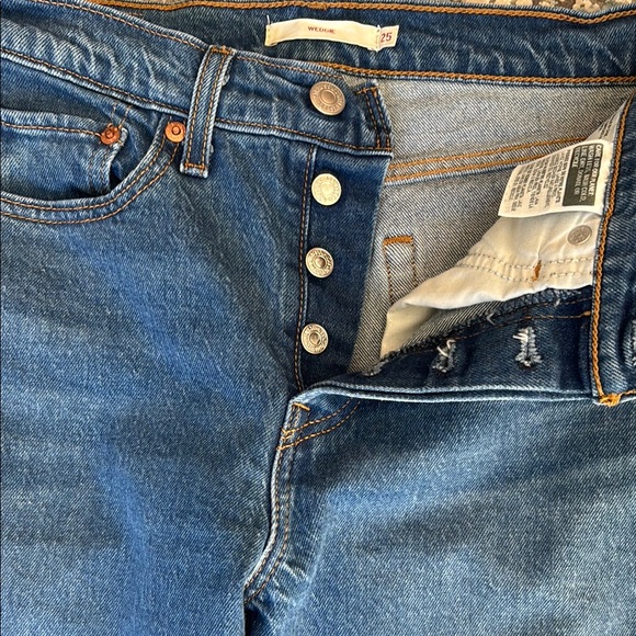 Levi's Women's Wedgie Denim  Blue Jeans Size 25 - Picture 4 of 8
